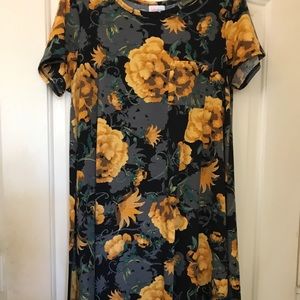 NWOT LuLaRoe Medium Black and Golden Floral Carly